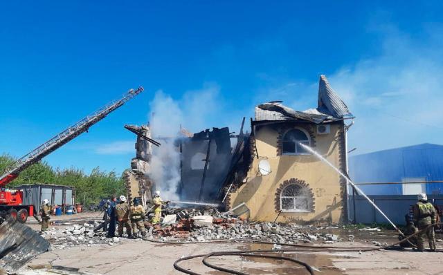 Во время пожара в магазине пиротехники в Башкирии погибла женщина