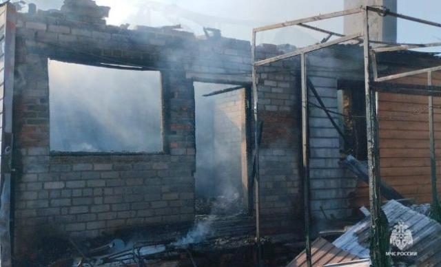 В Башкирии мужчина спас из пожара маломобильную женщину