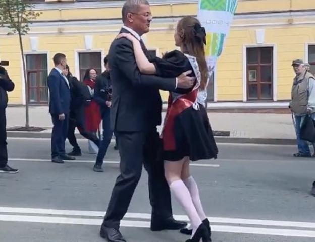 Министр культуры ответила на критику танца Хабирова с выпускницей