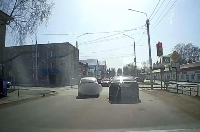 В Бирске поймали водителя-«дальтоника», ездившего на красный сигнал светофора