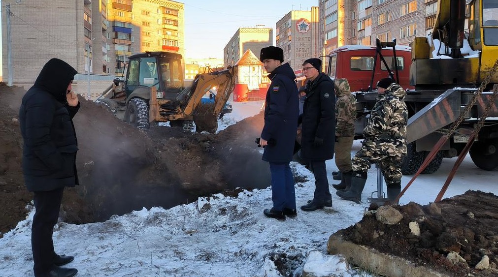 В Белорецке устраняют крупную аварию на теплопроводе