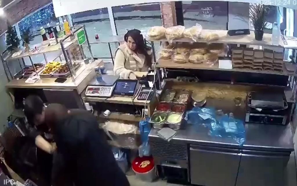 В Уфе продавца избили за невкусную шаурму