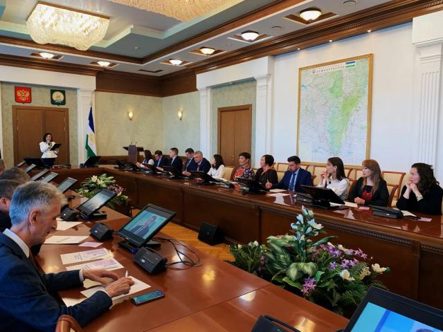 Сотрудники правительства Башкирии написали диктант по башкирскому языку