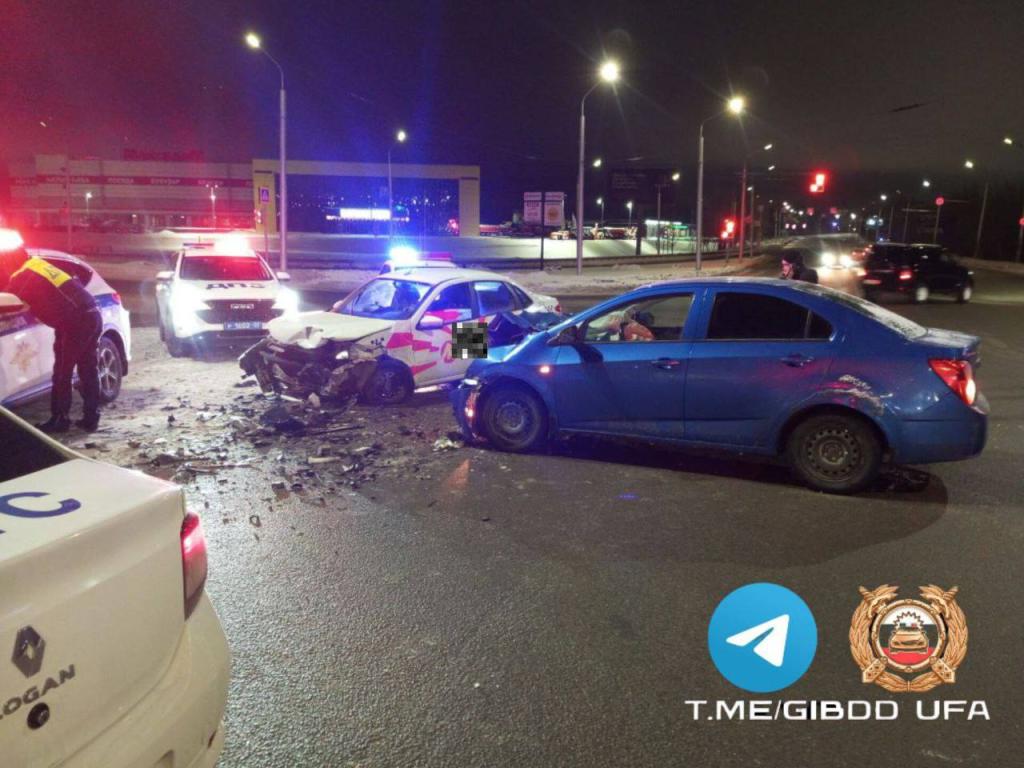 Три человека пострадали в аварии на Сельской Богородской в Уфе