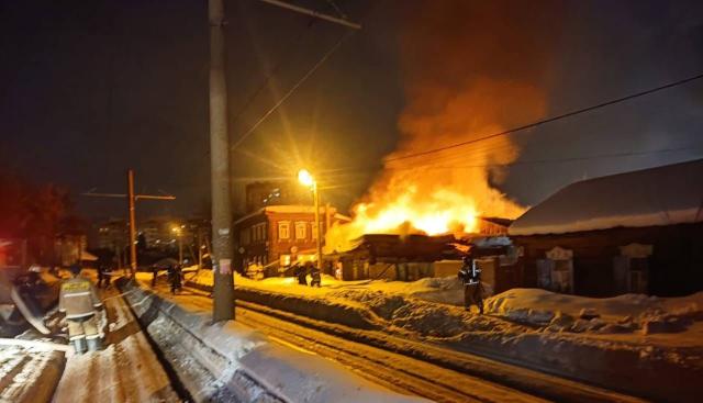 В Уфе два человека стали жертвами ночного пожара