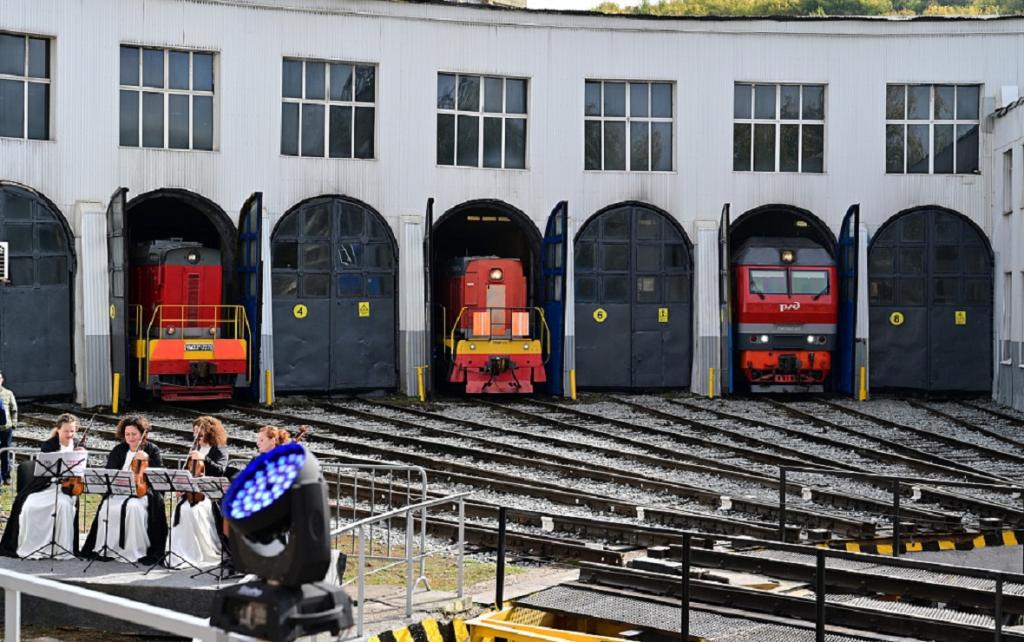 В Уфе паровоз станцевал вальс