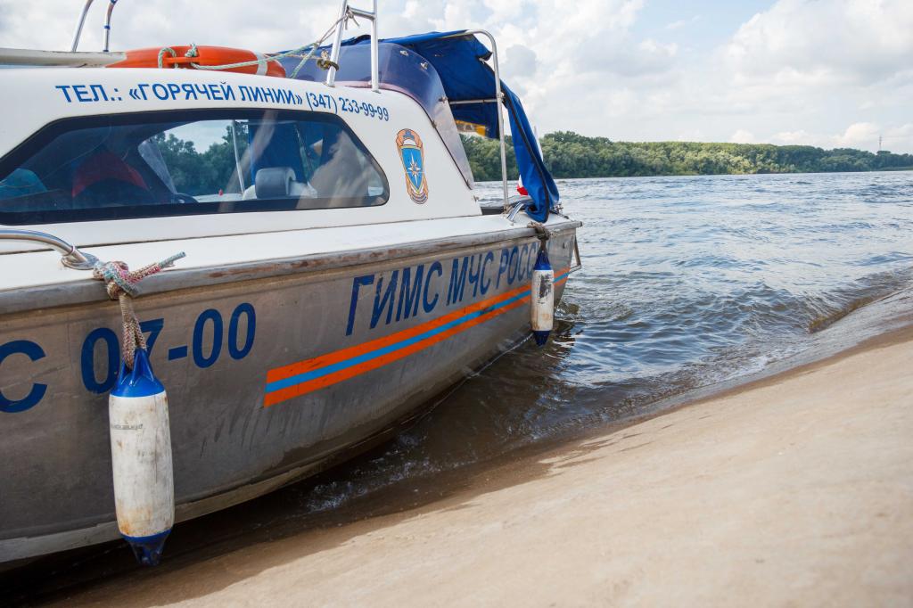 В Башкирии перевернулась лодка с тремя рыбаками