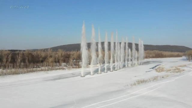 Военные начали взрывать лед на реках Башкирии