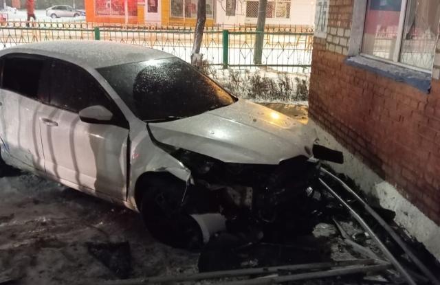 В Башкирии пьяный водитель врезался в стену здания
