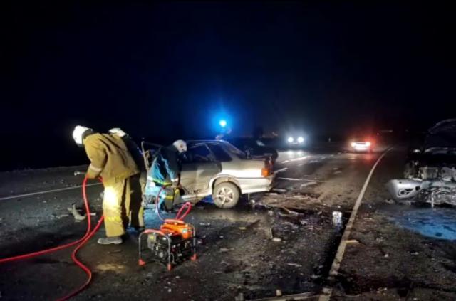 Ночью в Башкирии в страшной аварии погиб водитель ВАЗа