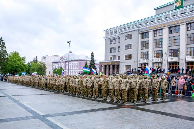 В Уфе на боевое слаживание проводили добровольческий батальон имени Тагира Кусимова — фоторепортаж