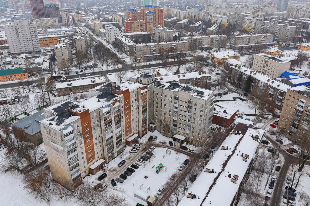 В Уфе жители многоэтажки не могут попасть домой