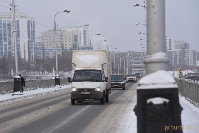 Грузовому транспорту временно ограничили въезд в Уфу