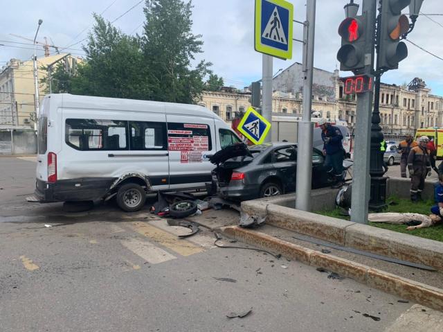 В Уфе 11-летняя девочка пострадала в массовом ДТП