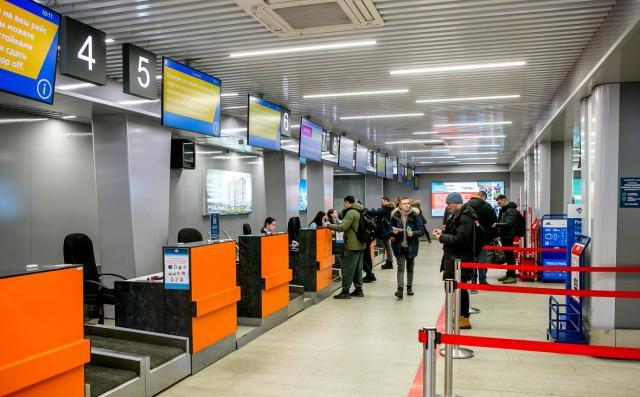 Из-за угрозы БПЛА в аэропорту Уфа задержаны рейсы Из-за угрозы БПЛА в аэропорту Уфа задержаны рейсы