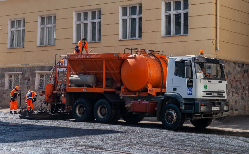 Уфа первой в Башкирии приступила к ремонту дорог в рамках нацпроекта