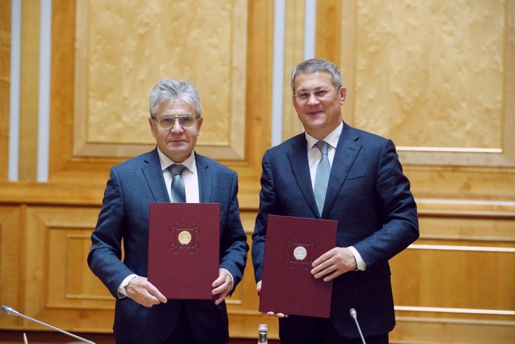 Глава Башкирии подписал соглашение с Российской академией наук
