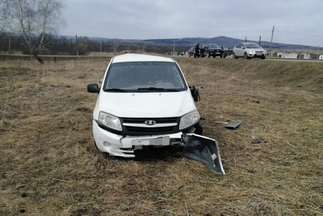 На трассе в Башкирии водитель вылетел в кювет и разбился насмерть