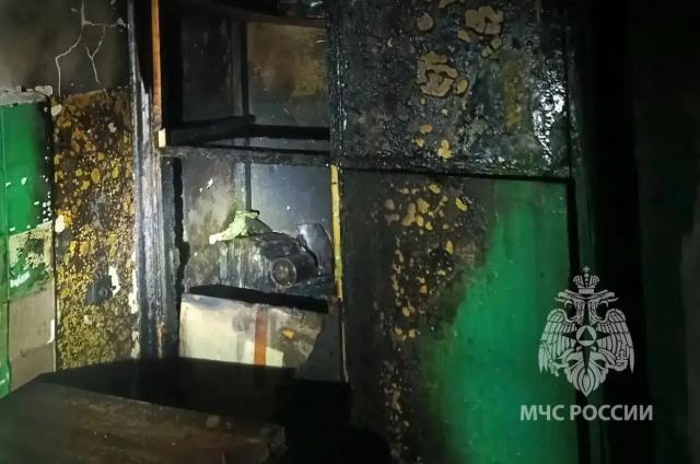 Шесть человек спасли при пожаре в многоэтажке на Зорге в Уфе Шесть человек спасли при пожаре в многоэтажке на Зорге в Уфе