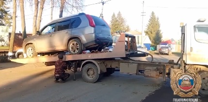 В Башкирии девушку без прав поймали за рулем угнанной машины