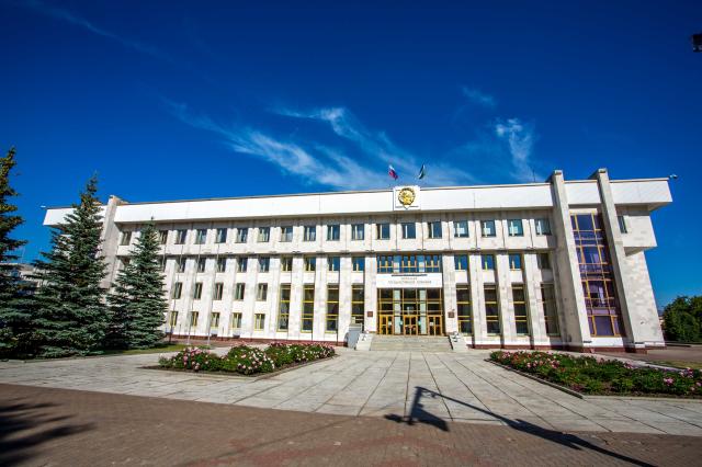 В Башкирии приняли в первом чтении изменения в Конституцию