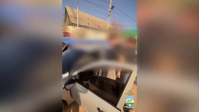 Двое парней в Уфе обчистили чужую «Ладу Приору»