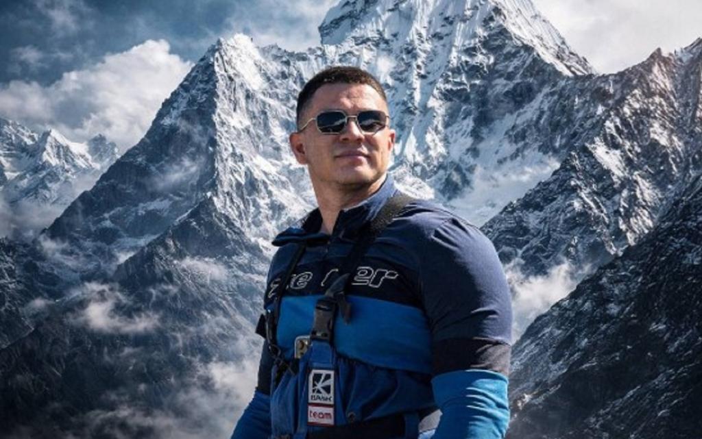 Блогер Рустам Набиев собирается на руках покорить Эверест