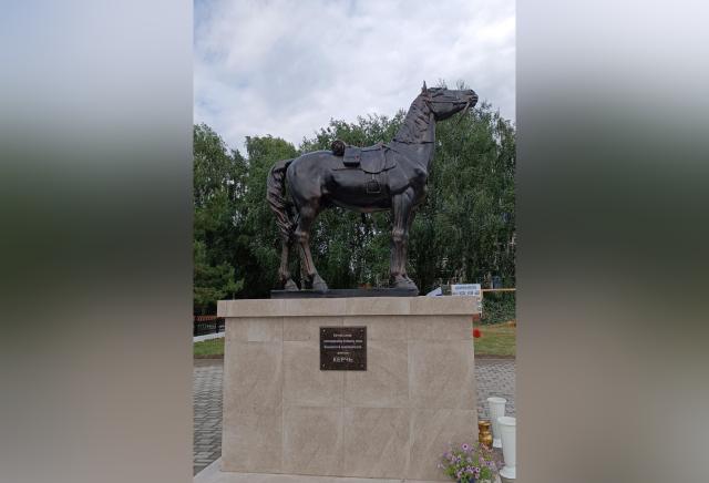 В Башкирии поставили памятник единственному коню, вернувшемуся в республику с Великой Отечественной войны