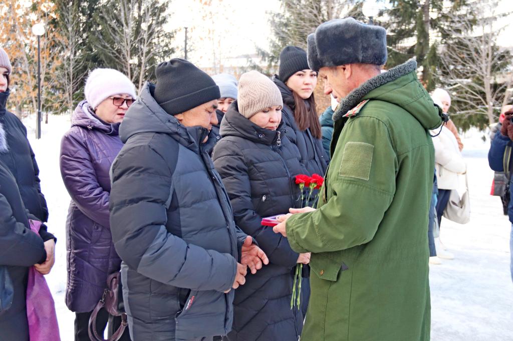 В Учалах семьям погибших в СВО передали посмертные награды