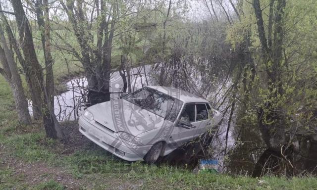 В заведенной машине в Башкирии нашли тела двух мужчин и собаки