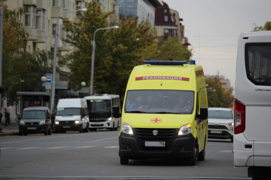 Житель Башкирии с ножом в груди смог самостоятельно вызвать скорую
