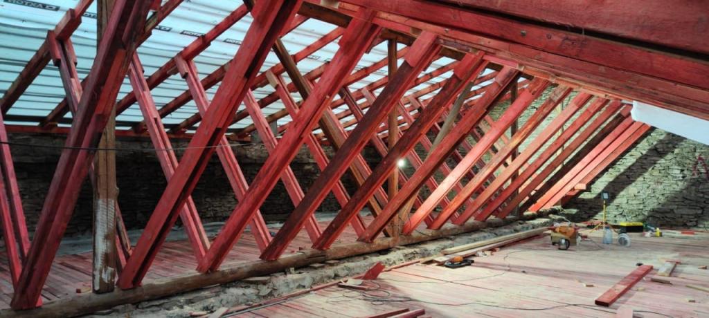 Строители из Башкирии завершают работы по восстановления Дворца культуры в ЛНР