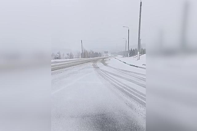 В Башкирии выпал снег