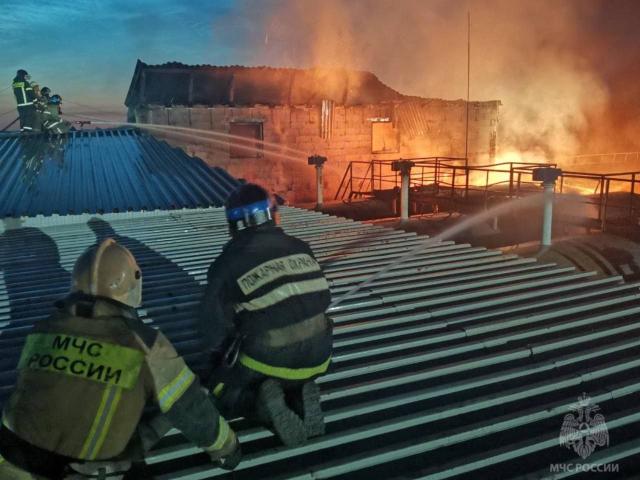 Роспотребнадзор сообщил результаты исследования воздуха после пожара на складе ГСМ в Уфе