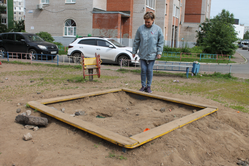 «Было очень больно»: общественники нашли самые опасные детские площадки Башкирии