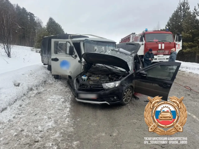 Один человек погиб, двое пострадали в аварии в Башкирии