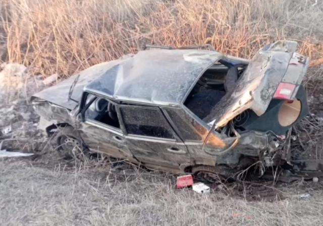 В Башкирии опрокинулся автомобиль с шестью подростками