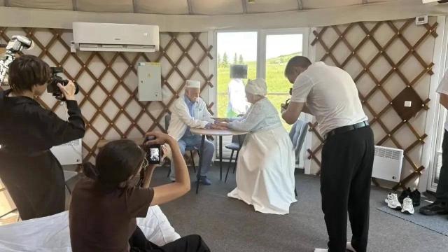 В геопарке «Торатау» справили никах 79-летний британец и жительница Башкирии