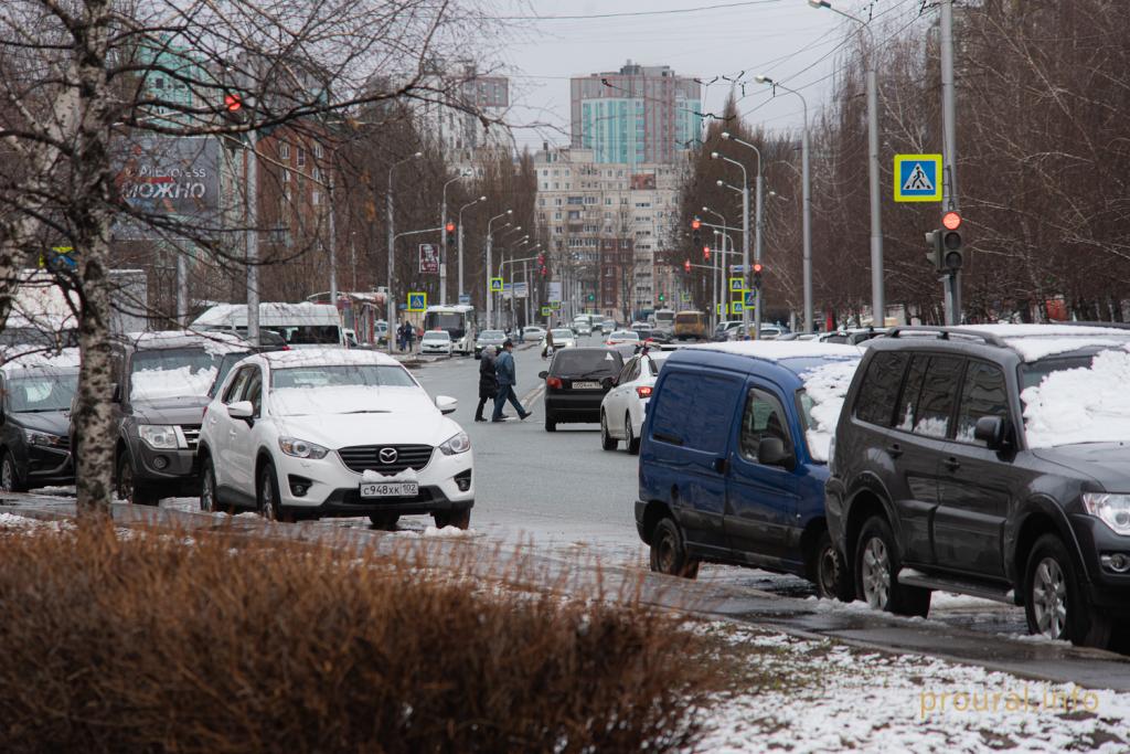 В Уфе временно закроют большую парковку