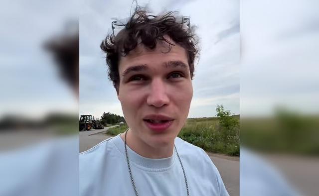 В Булгаково под Уфой после видео блогера начали устранять разлив канализации В Булгаково под Уфой после видео блогера начали устранять разлив канализации