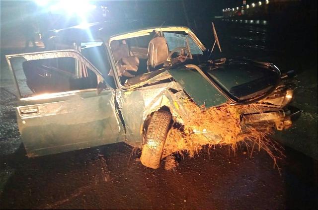 В Башкирии в ДТП попала машина с сеном под капотом
