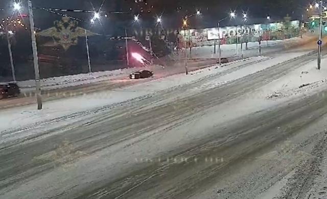 В Уфе задержали водителя, устроившего ночной дрифт с фейерверками