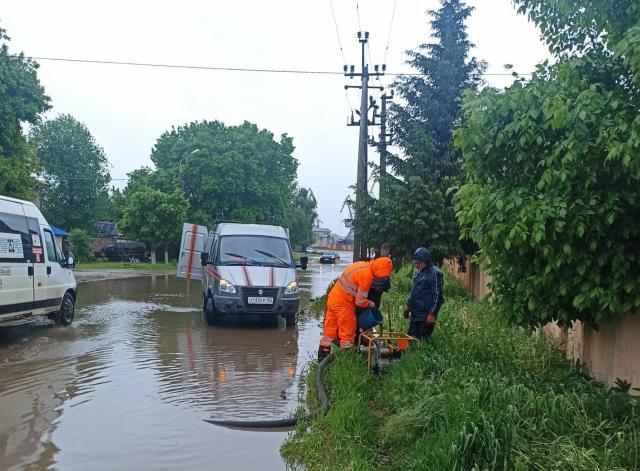 Дожди в Башкирии размыли дороги, затопили дворы и огороды