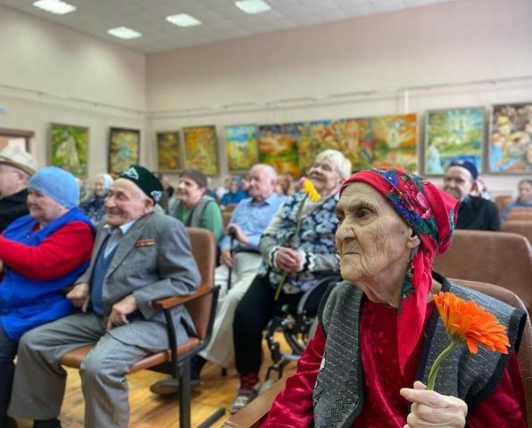 В Башкирии воспитанники детского дома подружились с пожилыми людьми