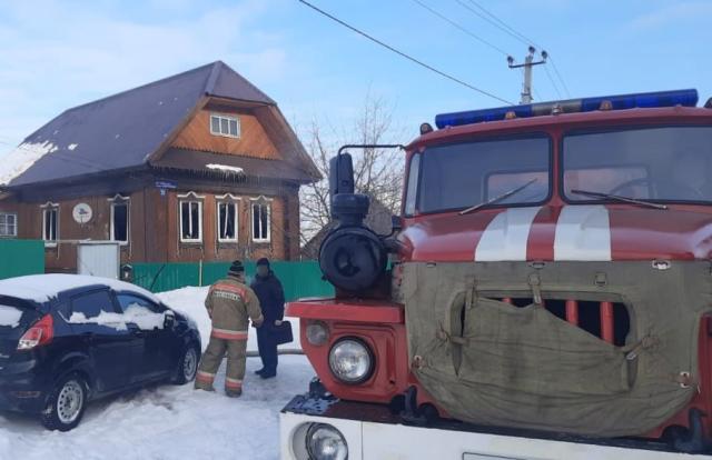 В Башкирии спасатели МЧС во время тушения пожара обнаружили тело мужчины