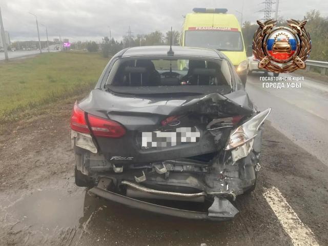 В Уфе легковушка столкнулась с автобетоносмесителем, есть пострадавшие
