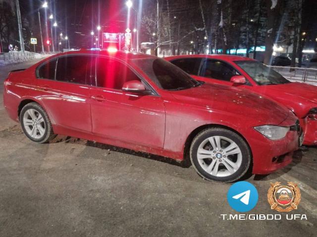 В Уфе 23-летняя девушка на BMW столкнулась с Audi