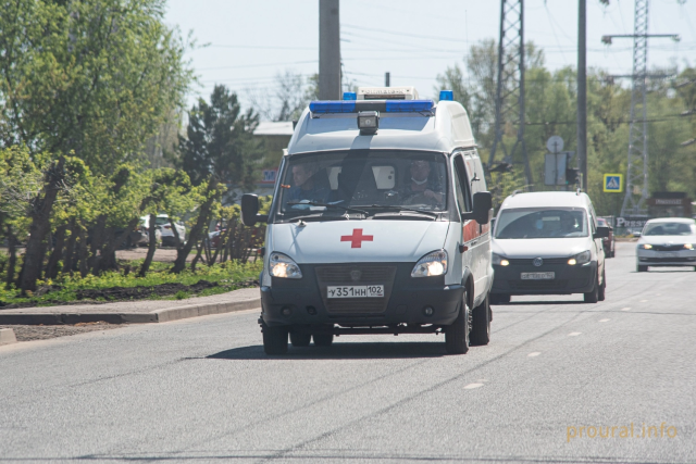 В Уфе пенсионер провалился в глубокий котлован