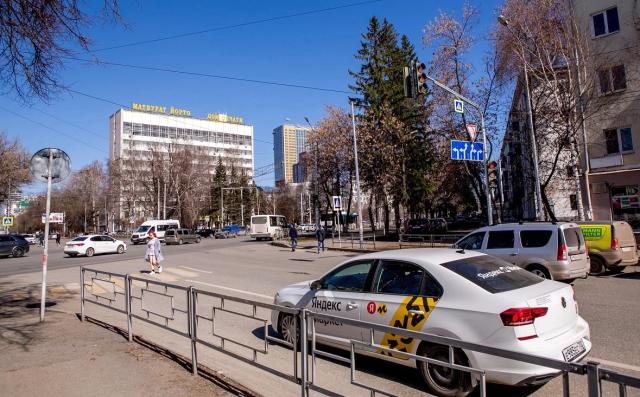 Число поездок на такси в Уфе сократилось из-за топливного кризиса