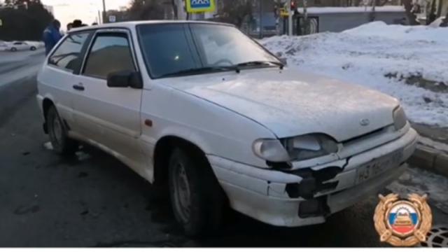 В Уфе молодой водитель сбил на пешеходном переходе двух девочек 